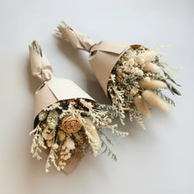 Handmade Baby Bouquets: 5 eco-friendly dried floral cones in pastels