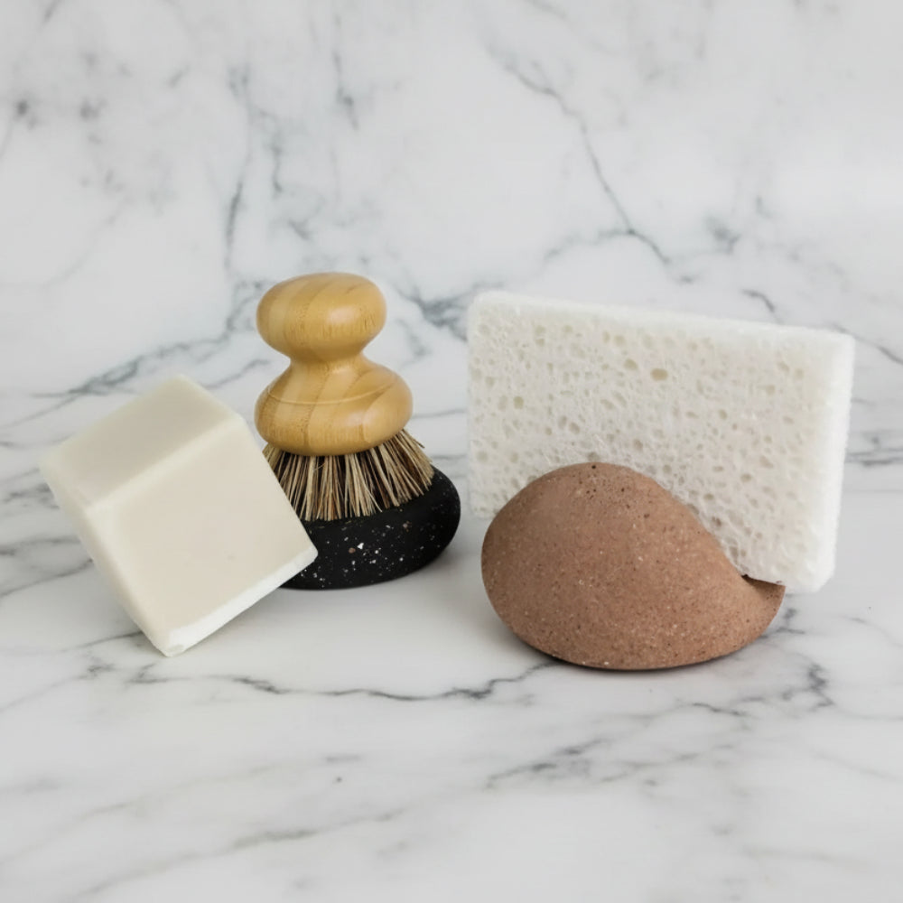 Handmade eco-friendly sponge holder with wooden handle and natural bristles