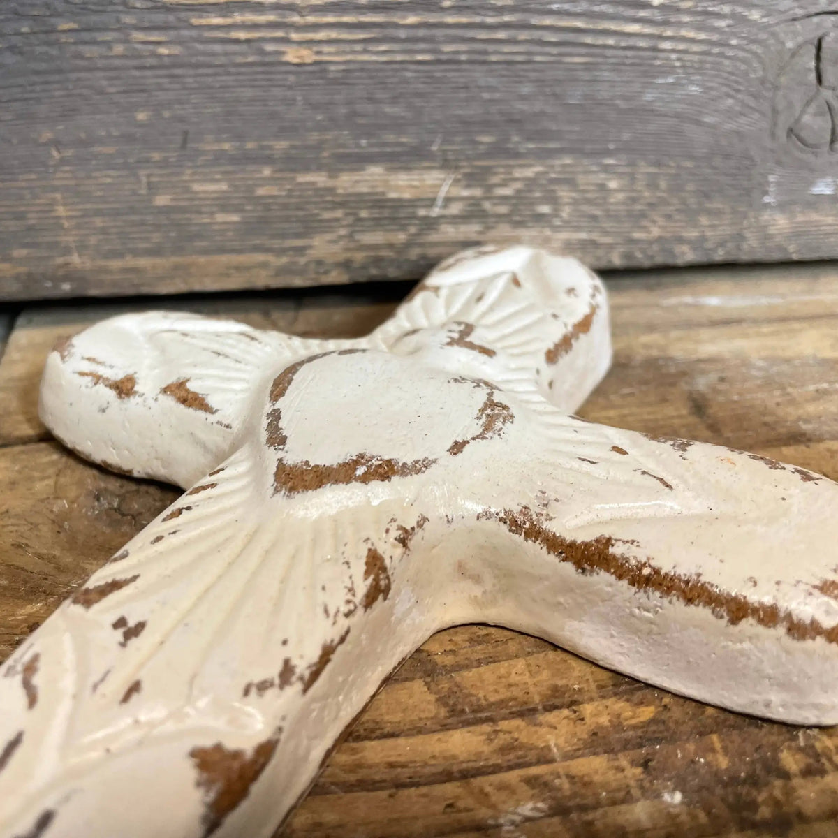 White Zocalo clay dove with distressed finish on wood, 5x7.5 in