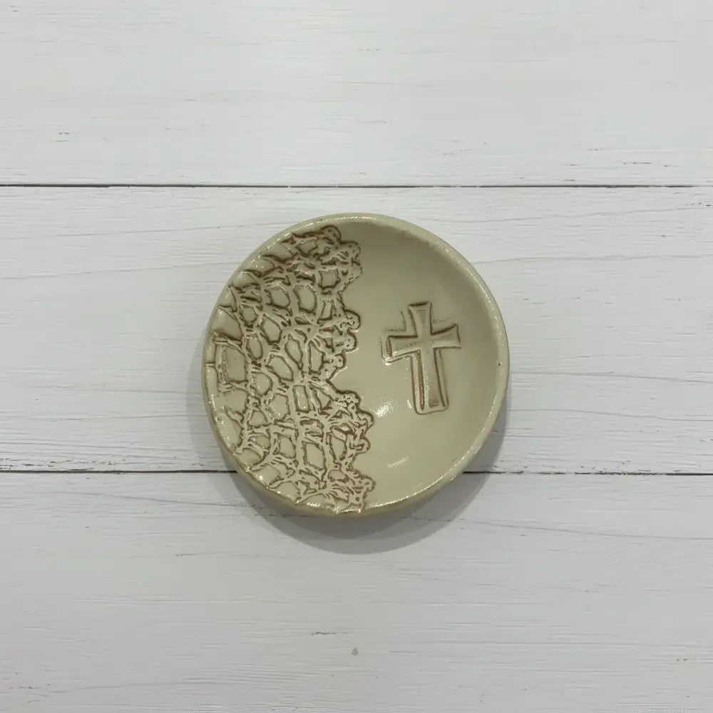 Handmade cross ring dish with beige ceramic lace pattern