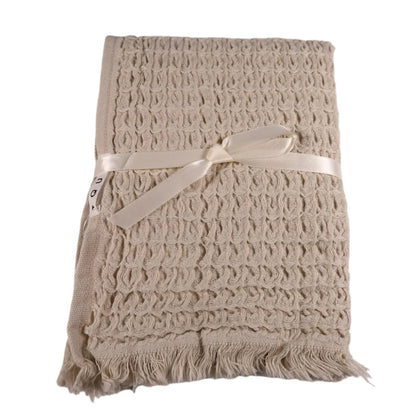 Soft Turkish towel made of pure Aegean cotton with waffle weave and fringed edges
